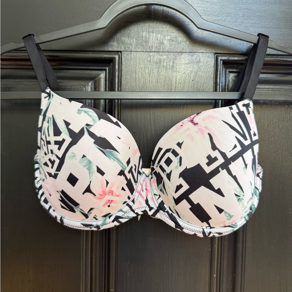 PINK Victoria's Secret Geometric Floral Bra